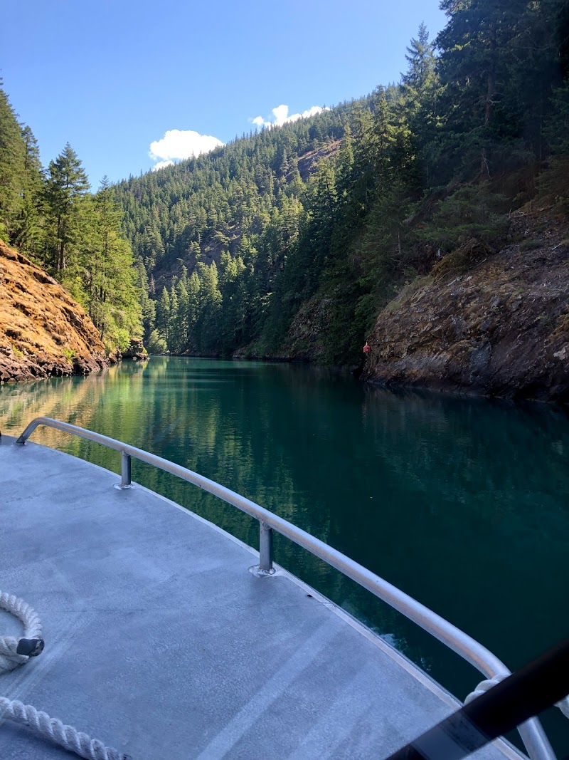 More views of the lake from the boat and surroundings