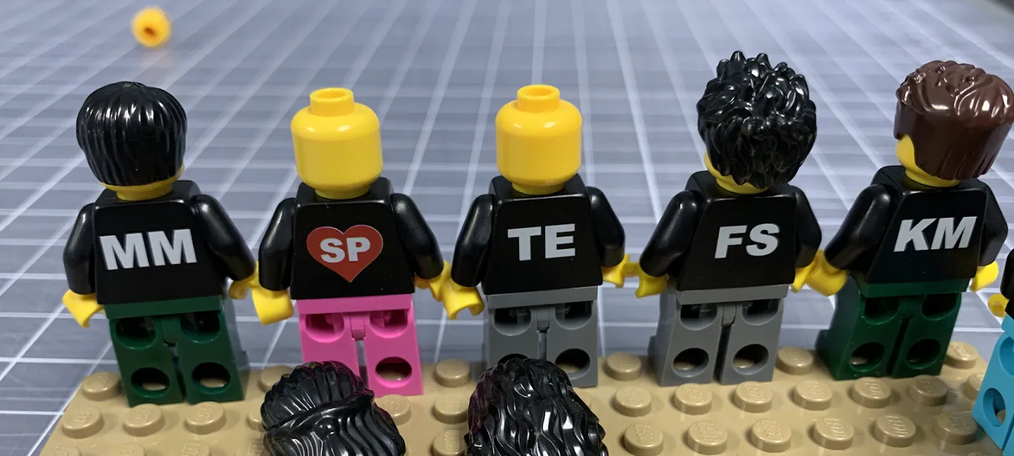 Someone lost it's head in the background! lol